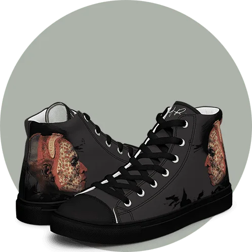 Sneaker en toile Iroquois - profil couvert de peau de leopard sur une moitie, rouge sourd sur l'autre, fond noir