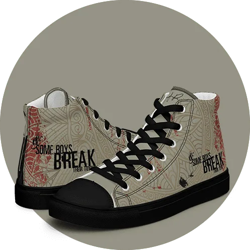 Sneaker en toile The break - entrelacs maoris en camaieu de sable, eclaboussures rouges, lettrage some boys break their toys