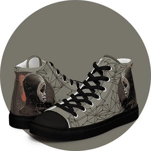 Sneaker en toile The eeg - visage d'homme de profil, spirale de bandes claires autour de l'oeil, reseau de triangles sur fond kaki